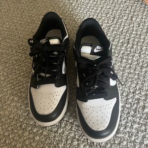 Nike dunk low pandas